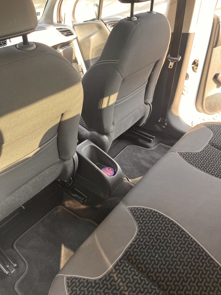 Citronen C3  2010 r. 1.4 95 km , prywatnie.