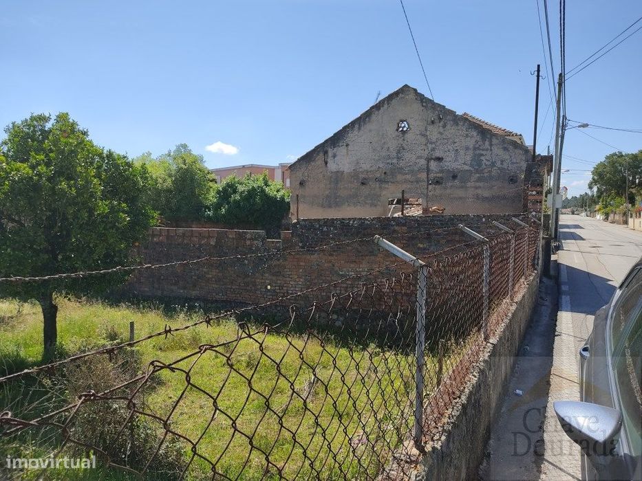 Terreno para urbanizar no centro da Pampilhosa.