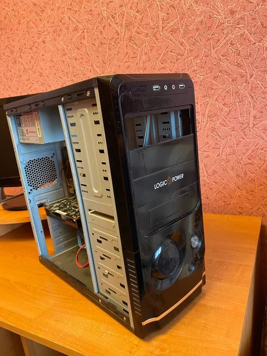 Настольный компьютер
