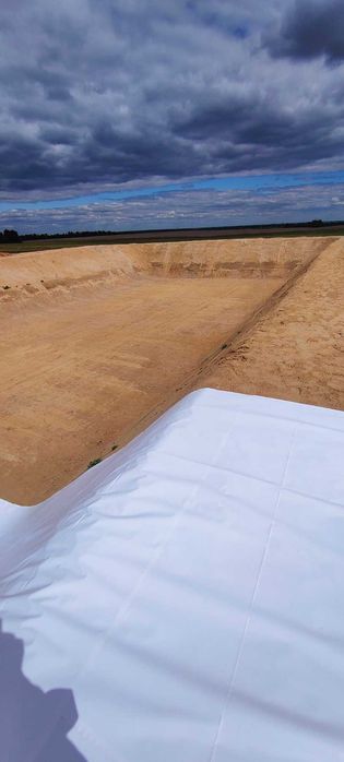 Плівка для гідроізоляції озера ставка чи іншої водойми