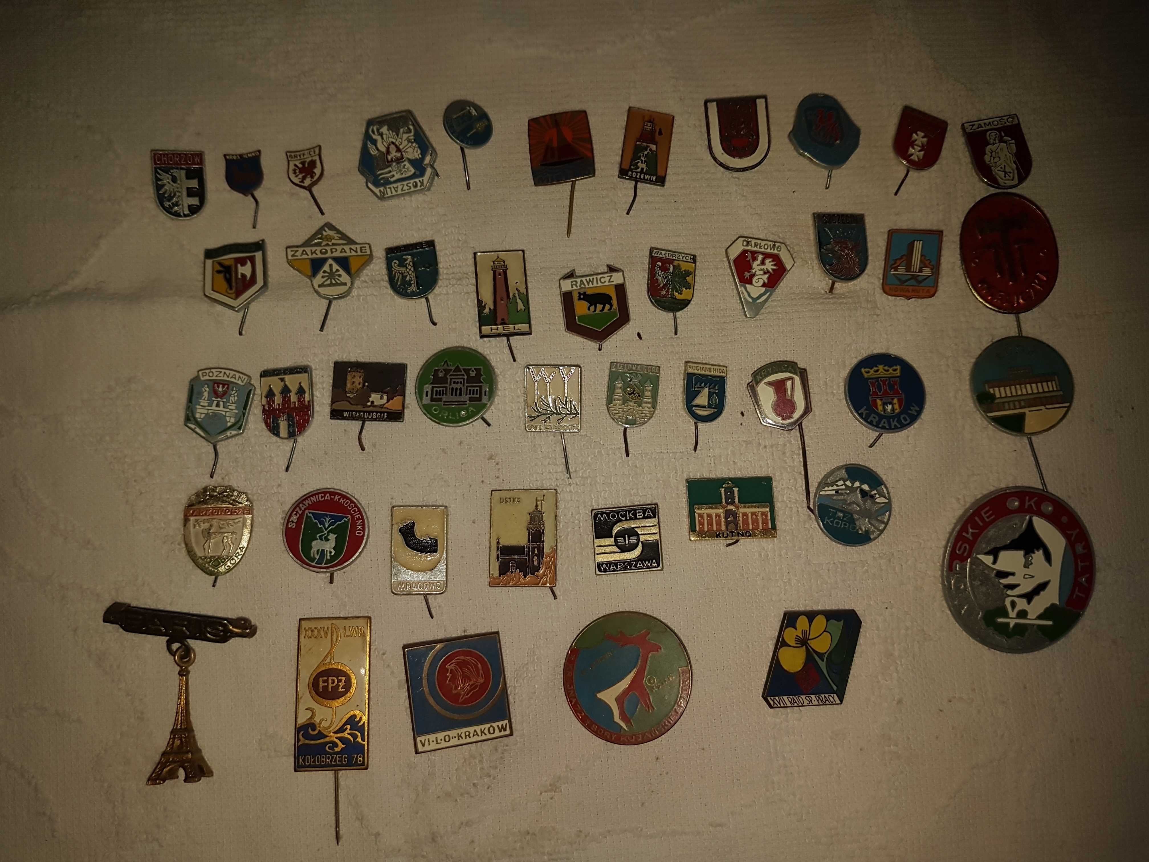 Przypinki kolekcja z okresu PRL