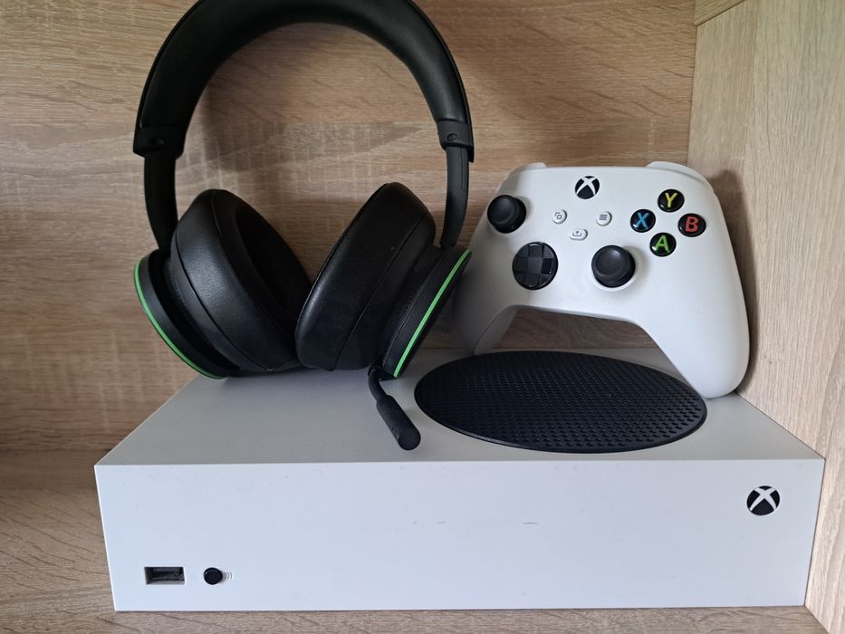 Xbox Series S 512Gb + Słuchawki bezprzewodowe
