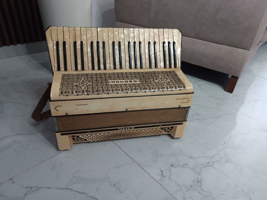 Akordeon Hohner Tango IV