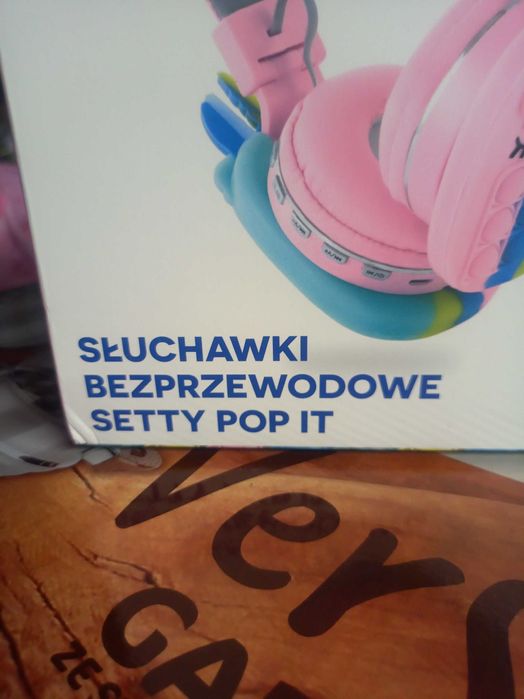 nowe sluchawki bezprzewodowe kolor rozowy