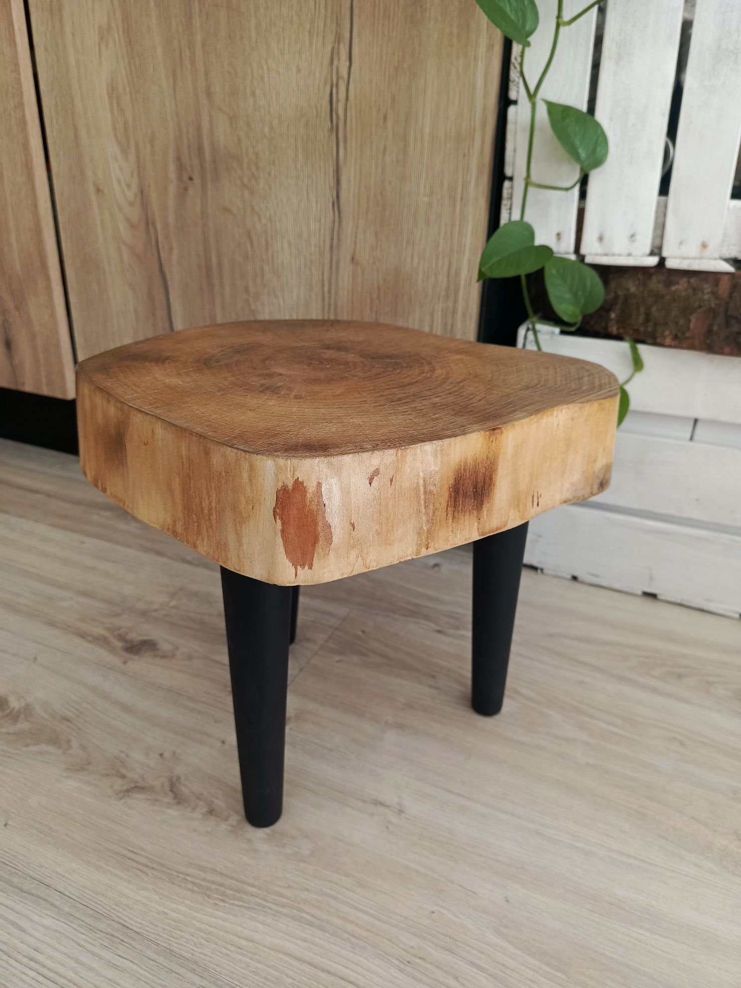 stolik, taboret, plaster drewna