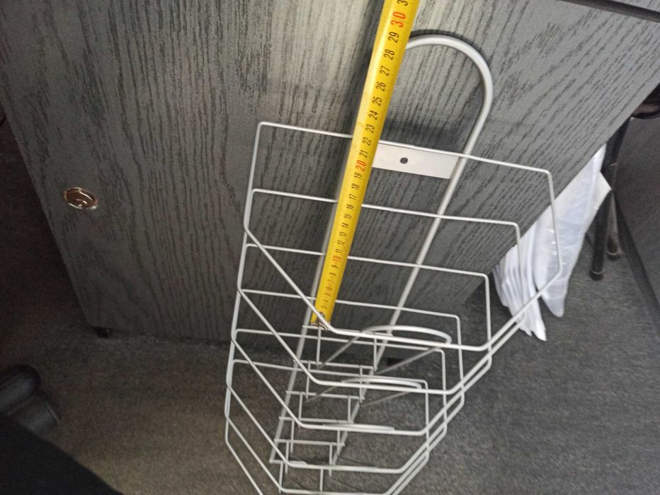 Wieszak na ulotki gazety broszury z drutu w kolorze srebrnym