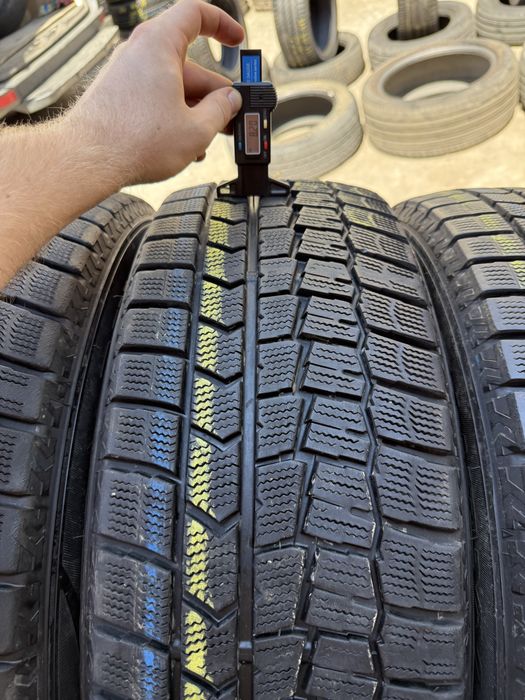 Шины БУ 235 60 R 18 Dunlop Wintermaxx wm02 резина зима япония