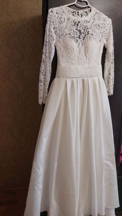 Продам весільну  сукню