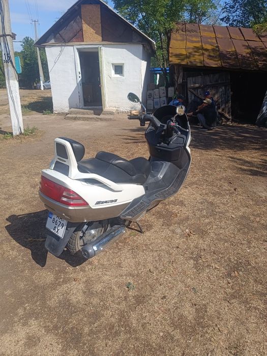 Японский Макси скутер Suzuki sky wave 250