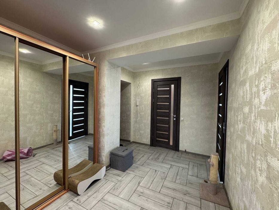 Продаж трьох кімнатної квартири