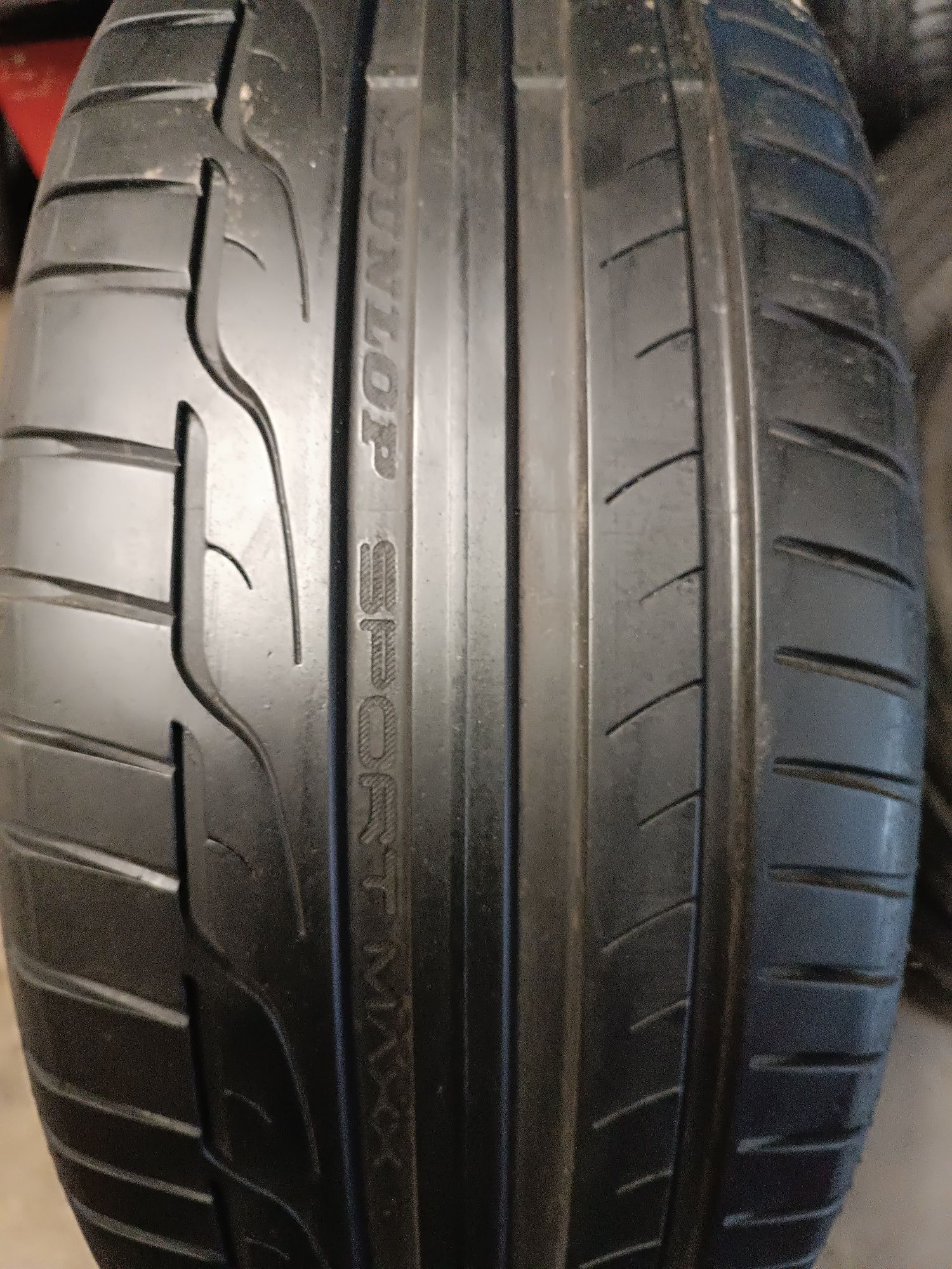 Sprzedam Oponę pojedynczą 225/45 r17 Dunlop