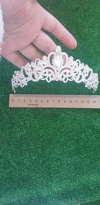 Діадема в золотому кольорі