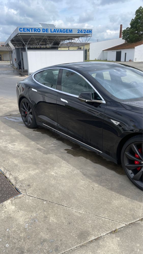 Tesla model s P85D