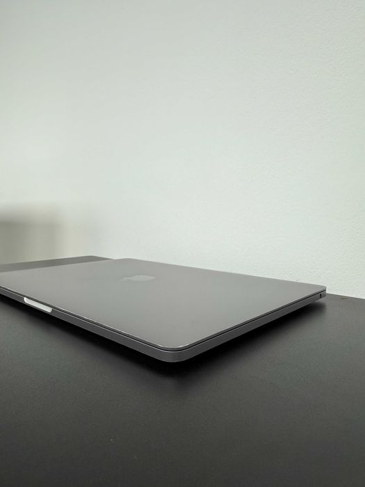 Macbook Pro 2017 (i5 /8gb /256 ssd)