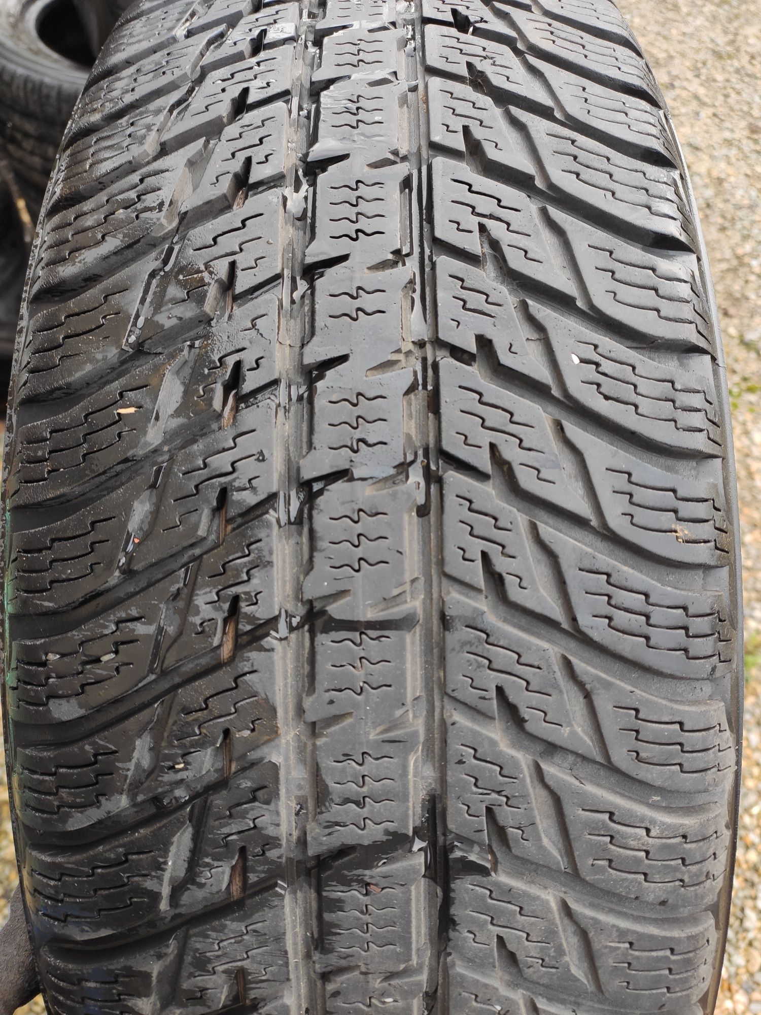 Opony zimowe NOKIAN 215/65 R16