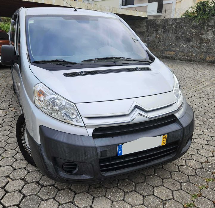 Citroen Jumpy de 6 lugares e carga 2.000cm3 Versão Longa