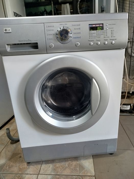 Продам пральну машину LG