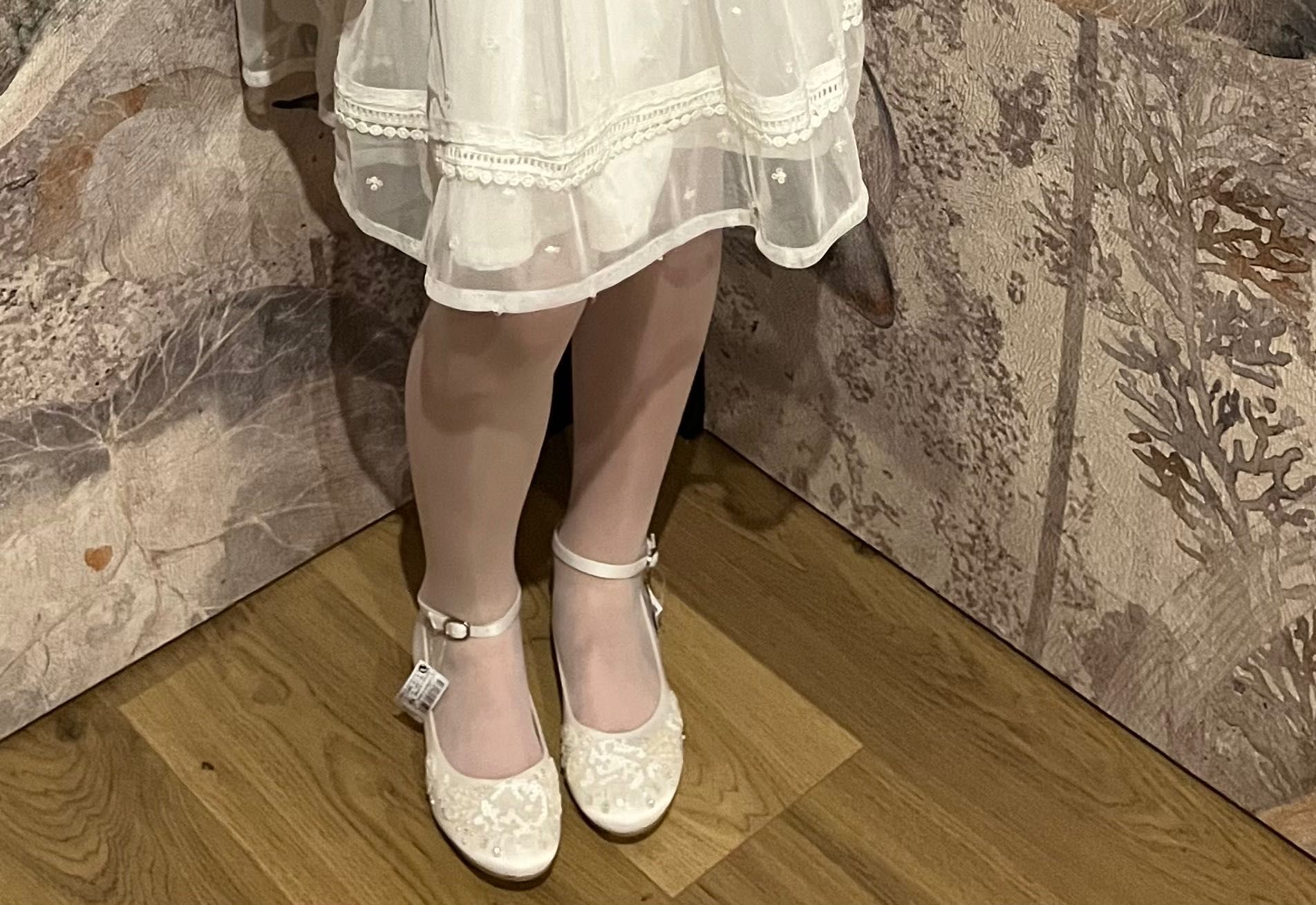 Baleriny biało kremowe  eleganckie buty z koralikami NEXT roz. 37