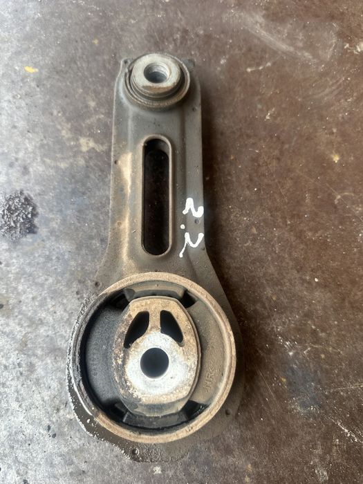 Подушка двигуна коробки кронштейн Mitsubishi Outlander 2.2d 12-21