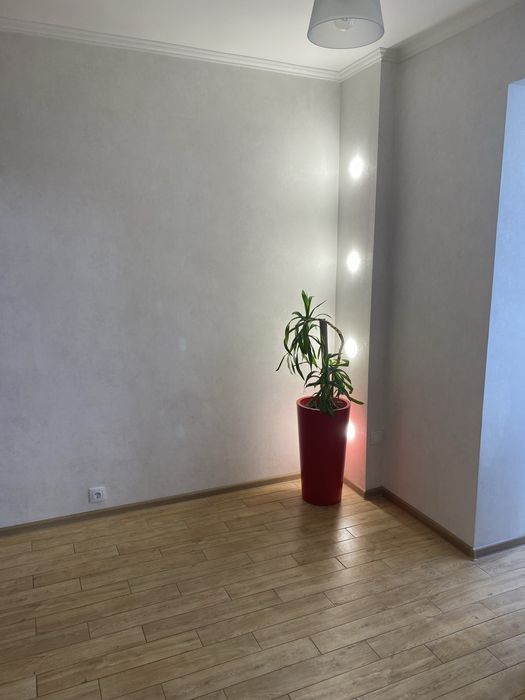 Кабінет, приміщення в оренду Позняки, вул. Княжий Затон 3