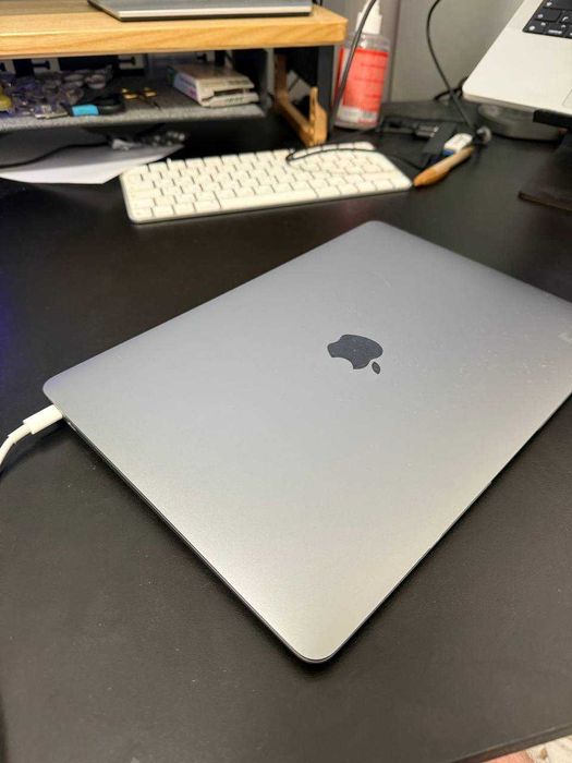MacBook Air 13 2020 [2022] [M1 16GB RAM 256GB SSD] | Гарний Стан