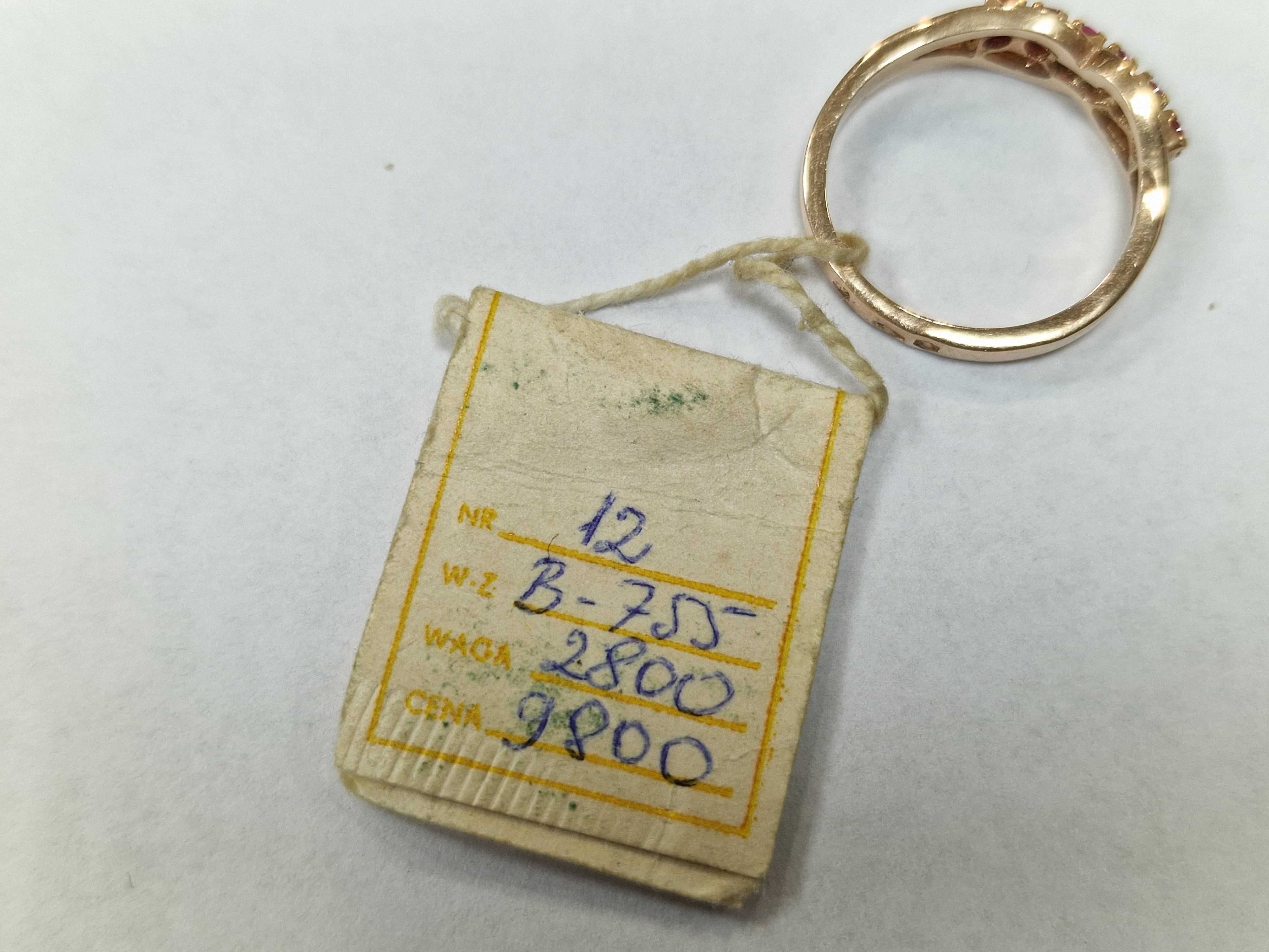 WARMET! Złoty pierścionek/ 585/ 2.80 gram/ R12/ Korundy/ METKA
