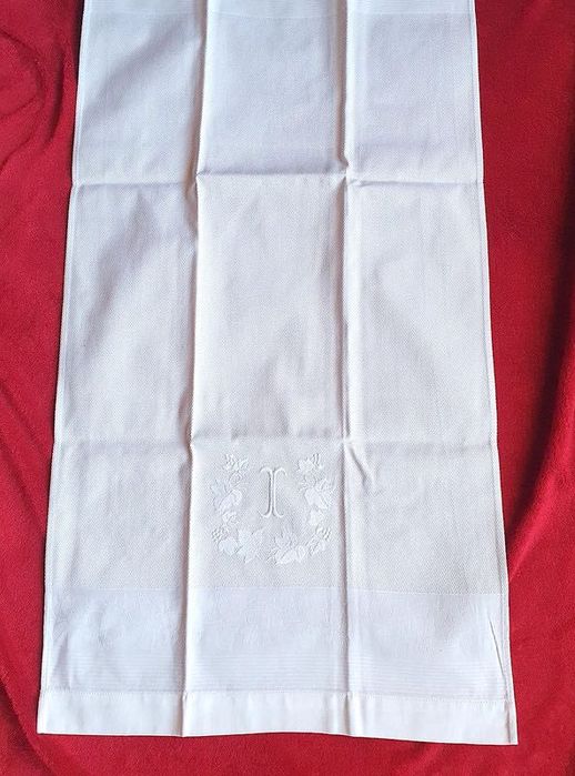 Toalha branca de mãos em algodão com monograma - letra G