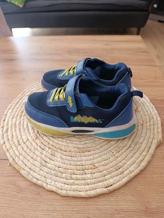 Buty na rzepę marki Sinsay