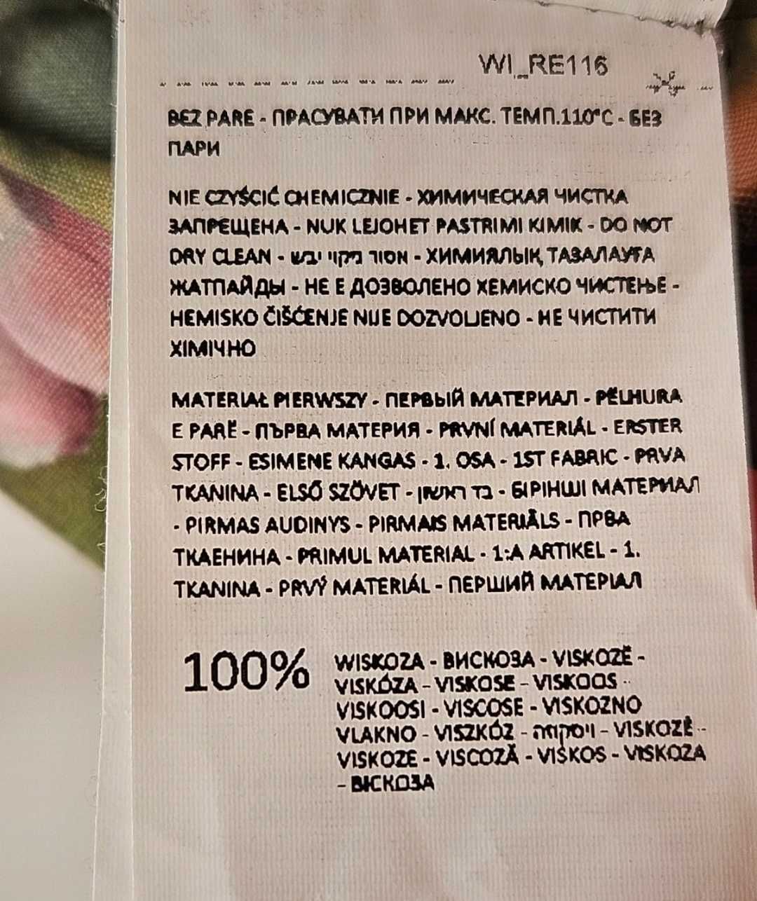 Reserved kolorowa sukienka z wiskozy w kwiaty na święta Wielkanoc