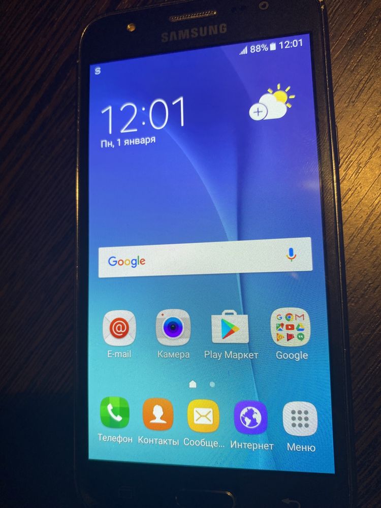 Телефон Samsung J500H J5 DualSim