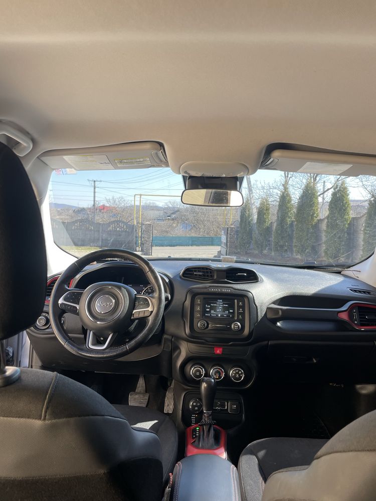 Jeep renegade 2017 року