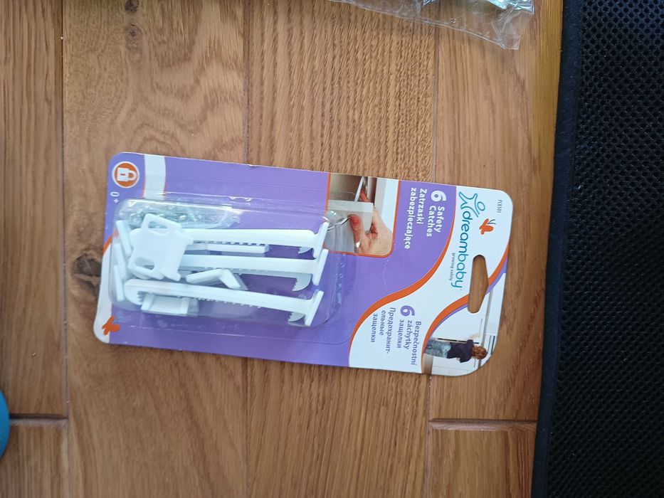 zatrzaski zabezpieczające do szafek i szuflad Dreambaby 6 szt.