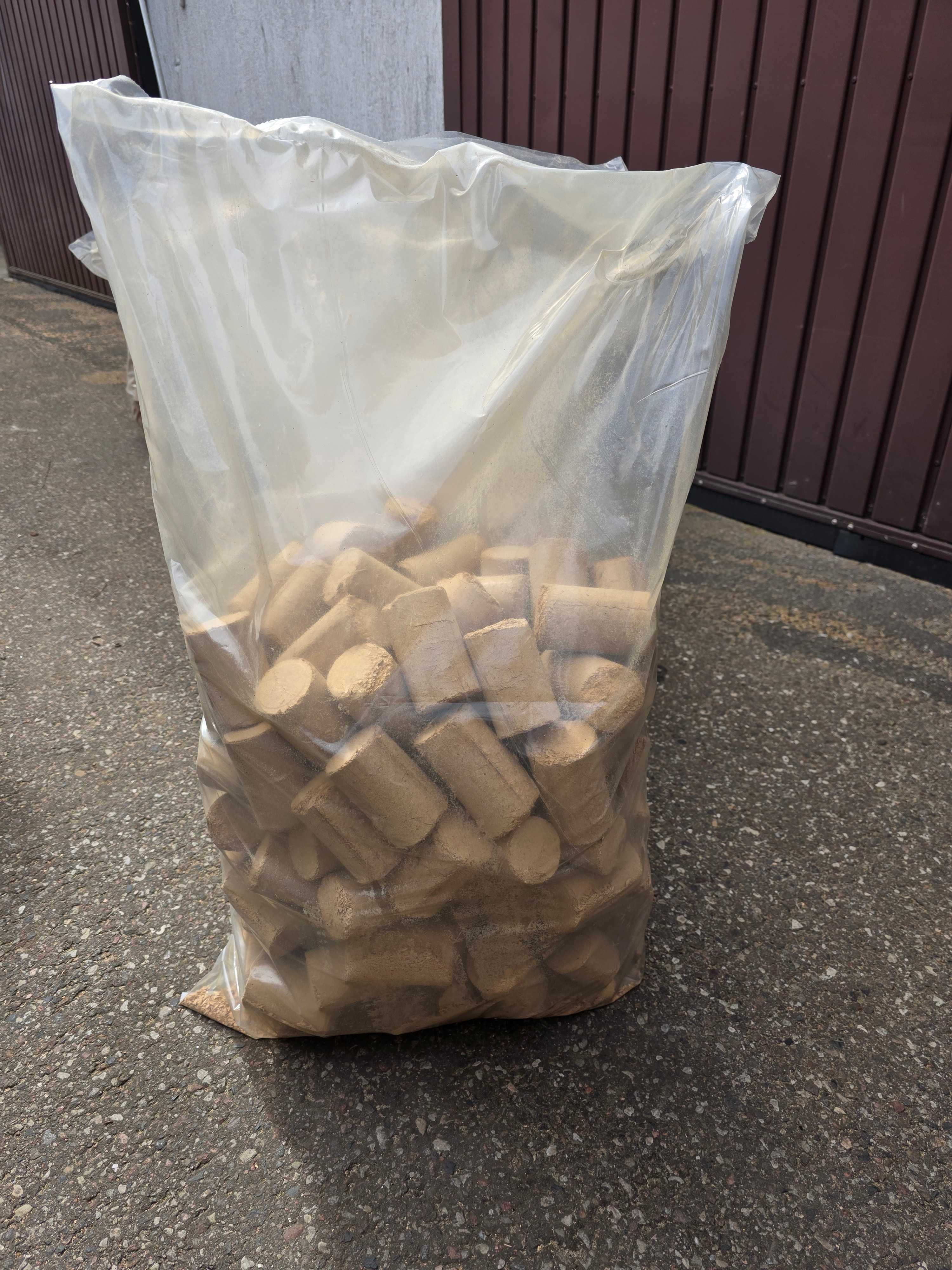 Brykiet drzewny dębowy walec 50mm 1000kg w workach po 25kg RUF