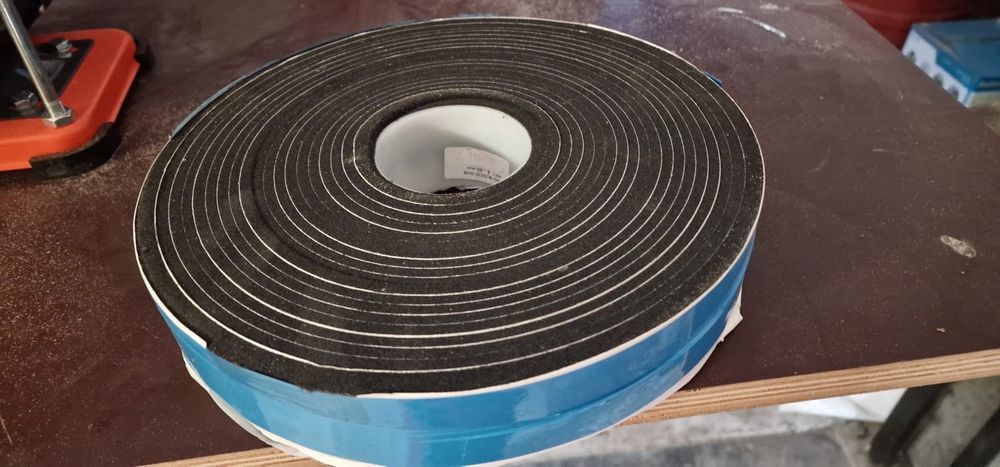 Taśma rozprężna, uszczelka do okien, drzwi.