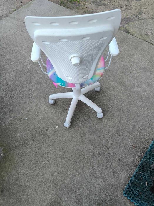 krzesło dziewczęce do biurka