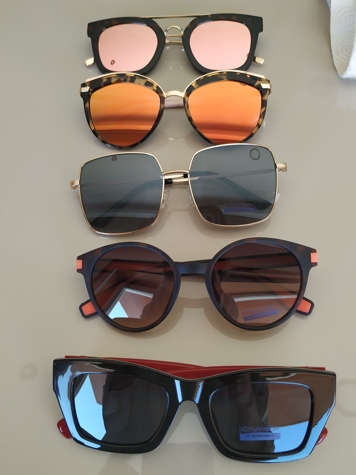 Óculos de sol variados