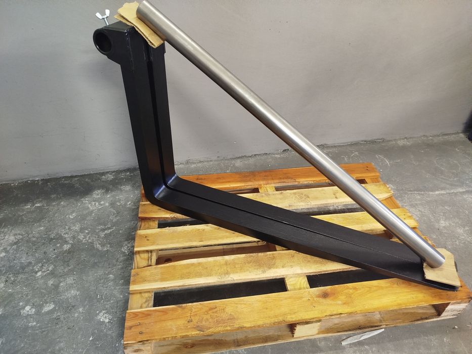 Widła Widły 1200x80x50 3t JCB Qfit z prętem