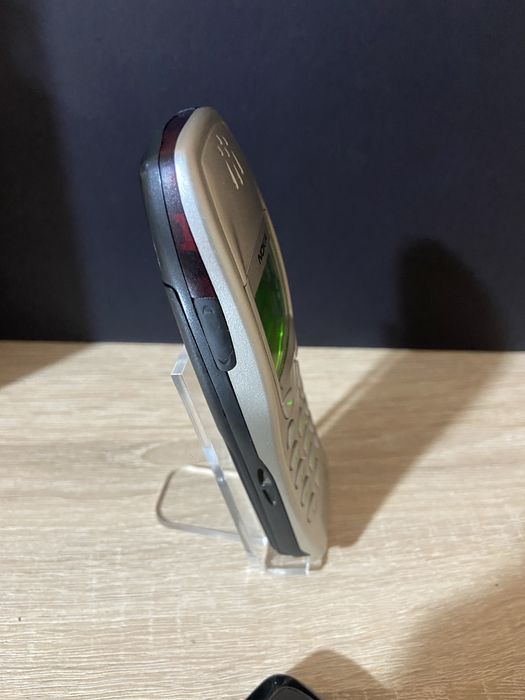 Мобильный телефон Nokia 6210