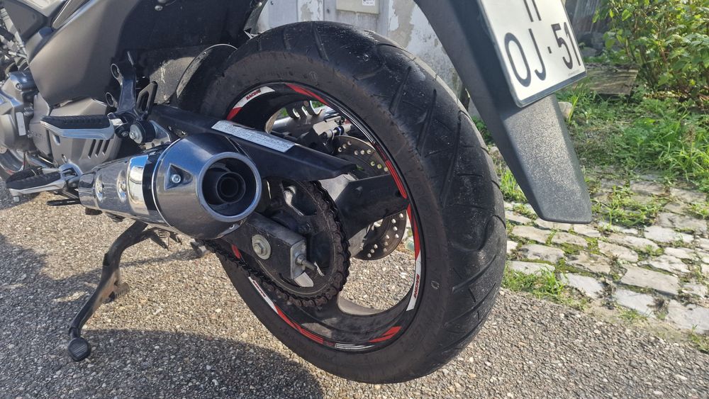 Suzuki Inazuma 250cc