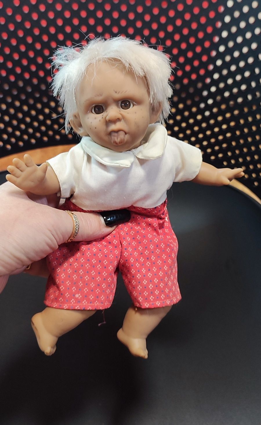 Характерна лялечка з сопельками