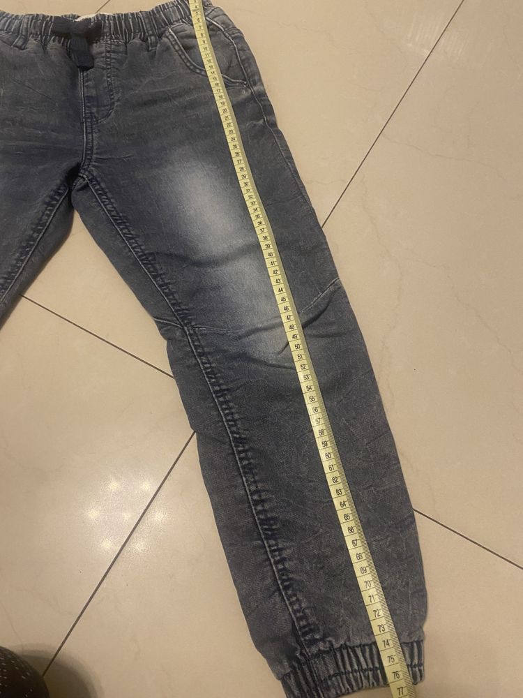 Spodnie  jeansowe chłopięce 134
