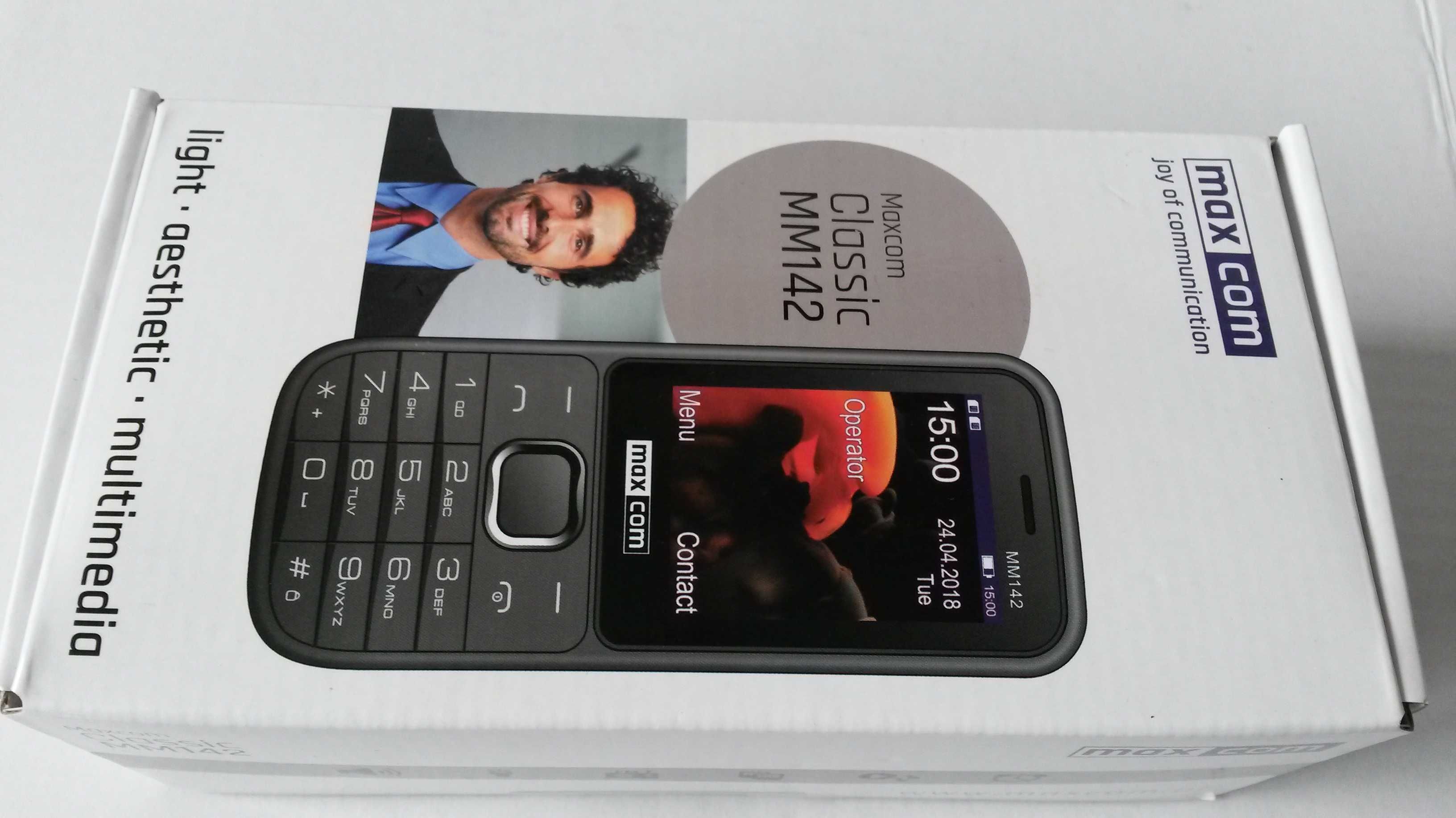 Telefon komórkowy Maxcom Classic MM142 DualSim czarny NOWY