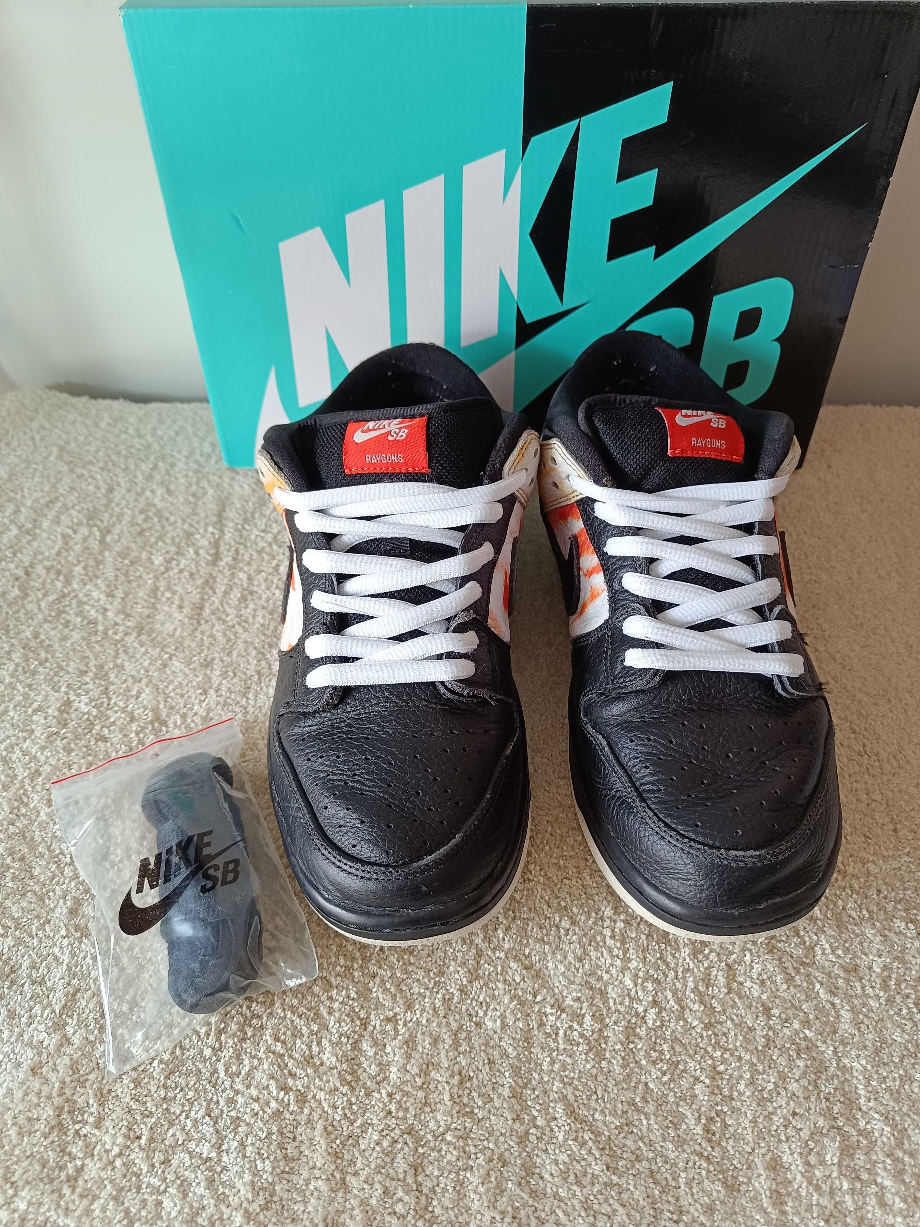 Nike SB Dunk Low Raygun Tie-Dye Black