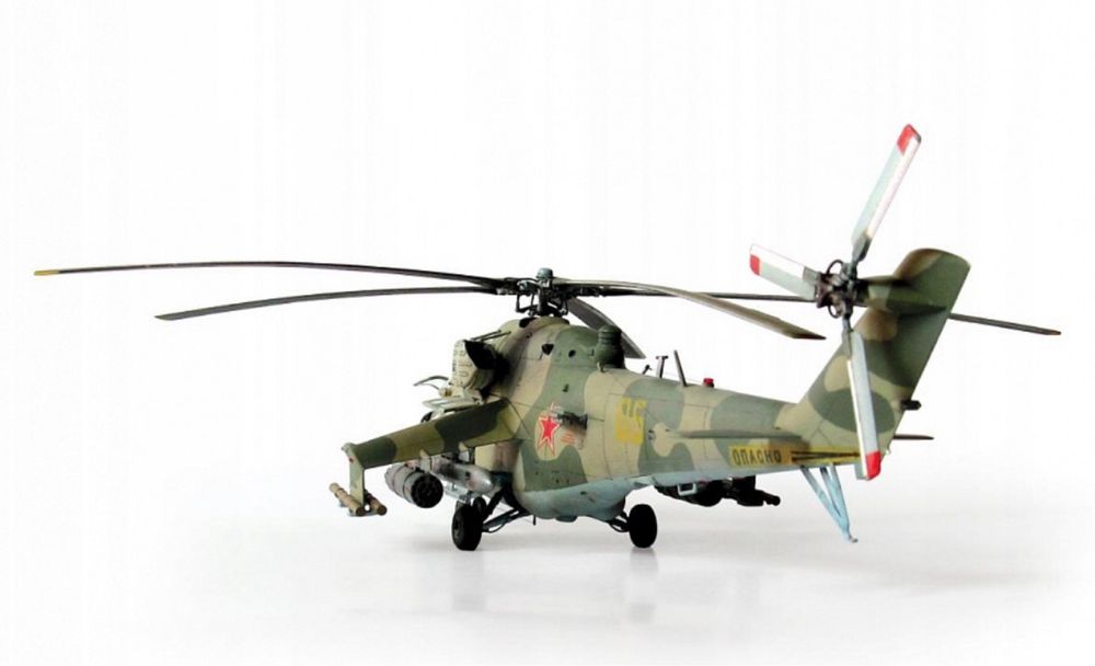 Zvezda 7293 Helikopter Mil MI-24V/VP Hind E model śmigłowca 1/72 Z7293