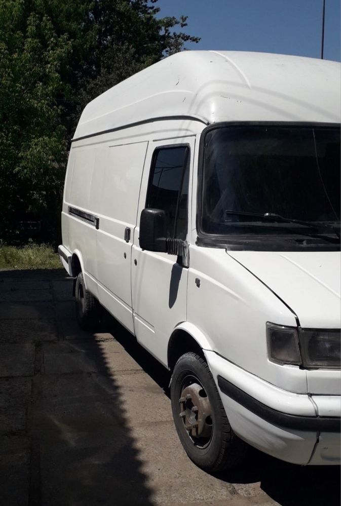 Продам автрбус LDV  Convoy 2.4