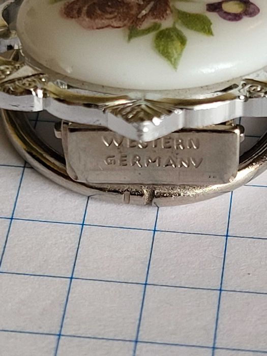 Дрес-кліп. Скло. Німеччина. Вінтаж