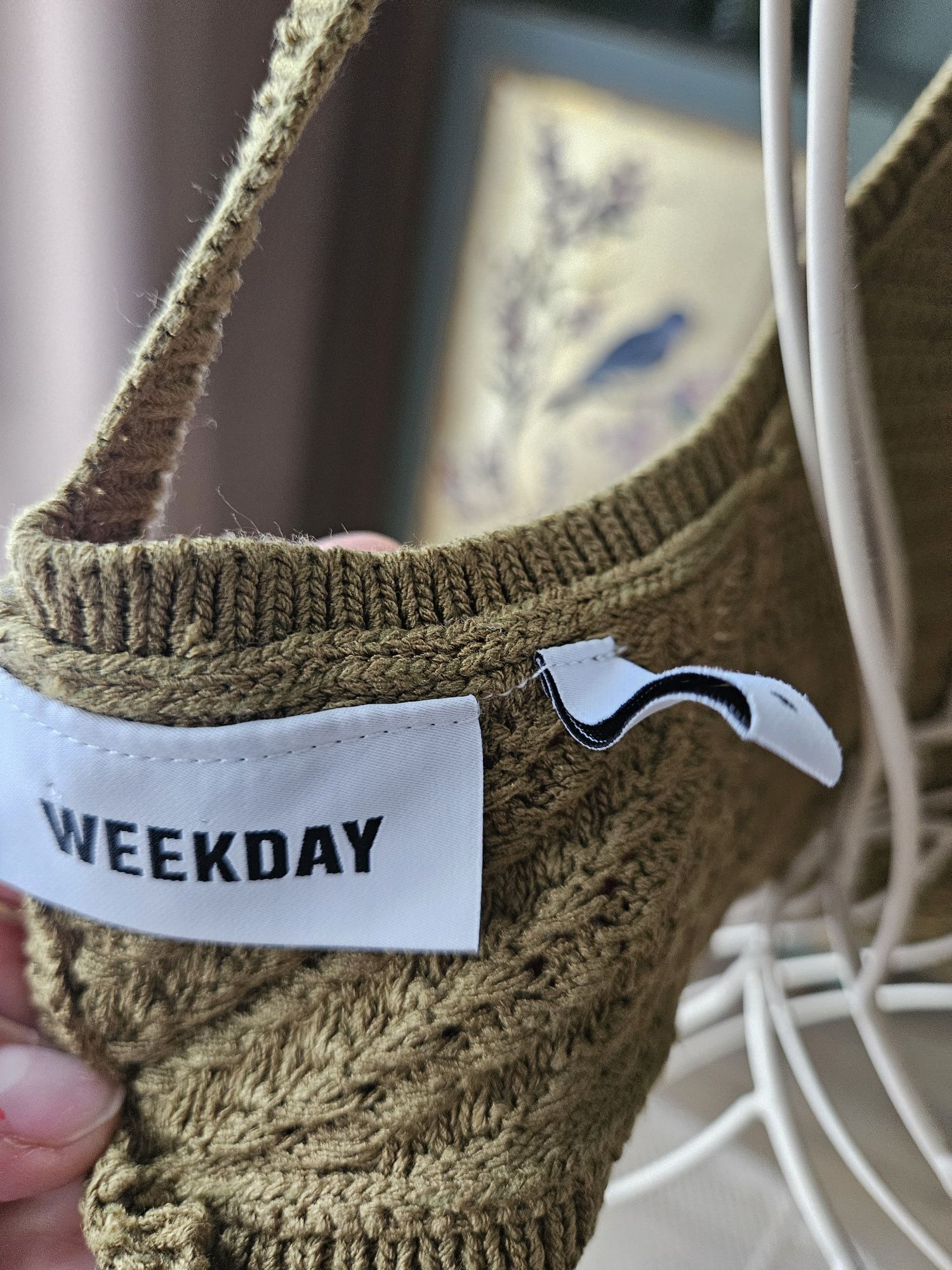 Crop Top  damski pleciony wiazany na ramiączkach oliwkowy Weekday
