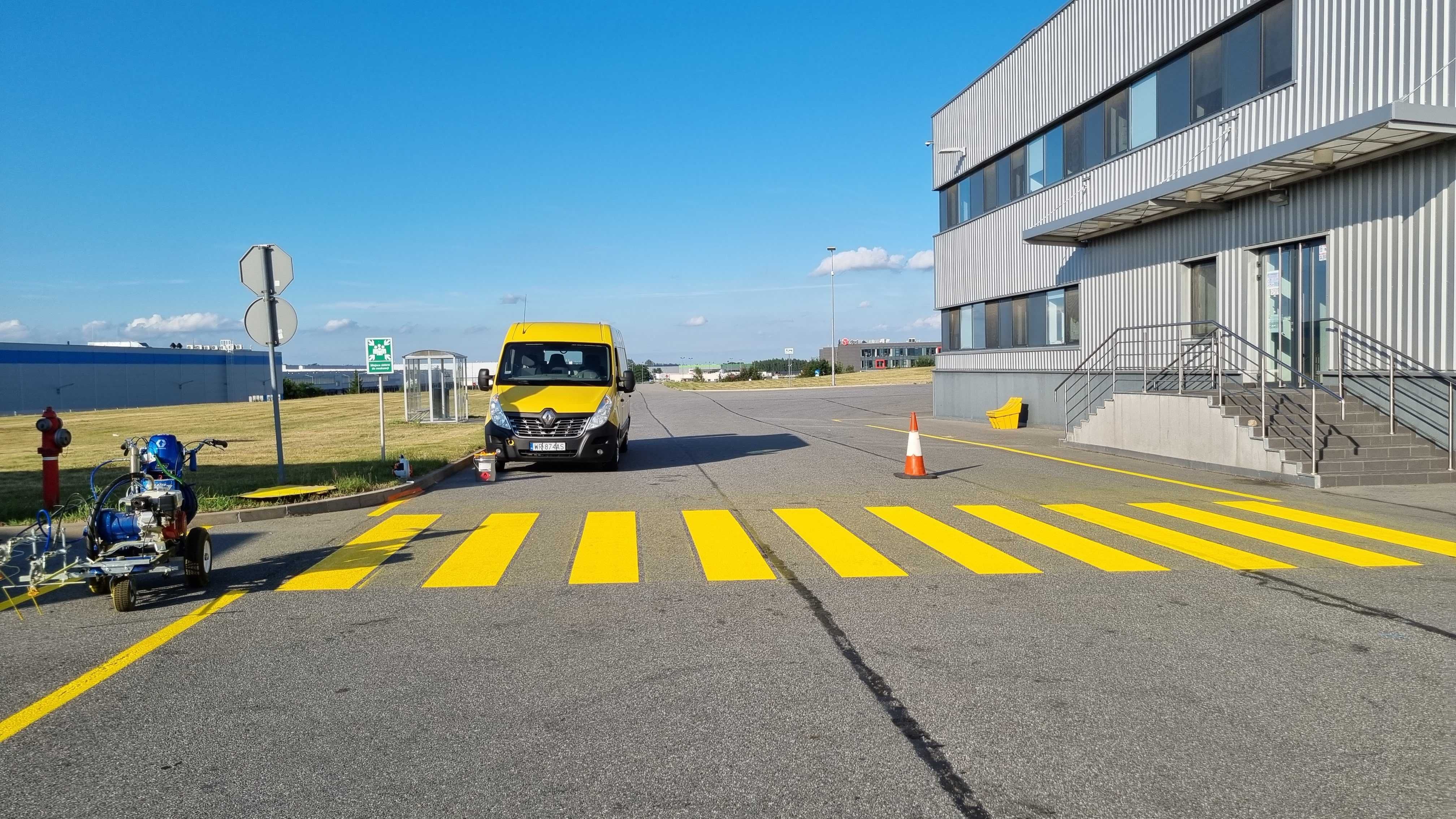 Malowanie linii, pasów, miejsc parkingowych, oznaczenia poziome, BHP