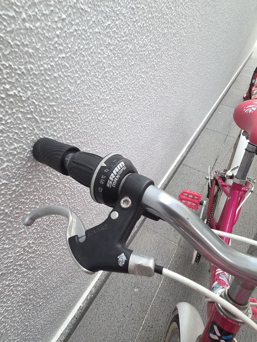 Bicicleta B'twin com cesto