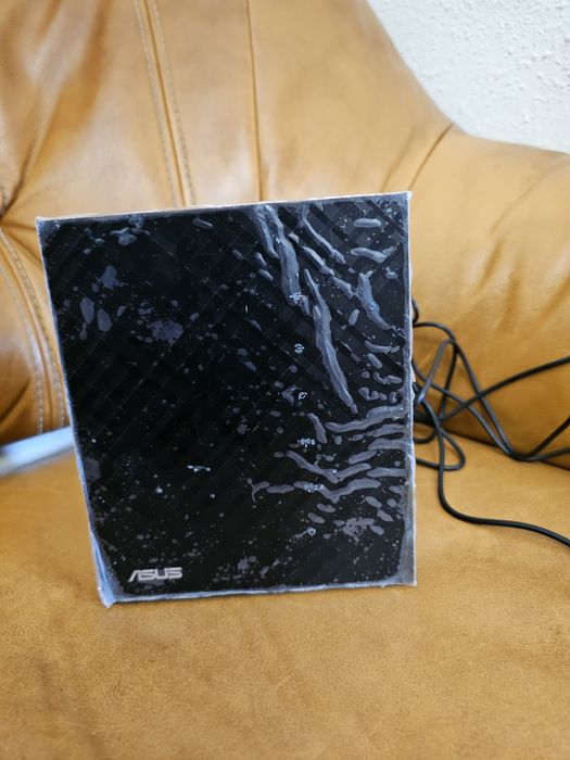 Продається ASUS RT-N56U – стильний "Чорний діамант" Dual-Band Gigabit